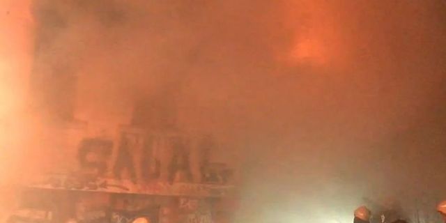 Beyoğlu'nda kilisede yangın çıktı