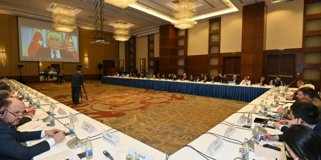 Azerbaycan ve Rusya'nın toplantısında açılışı Doğu Perinçek yaptı