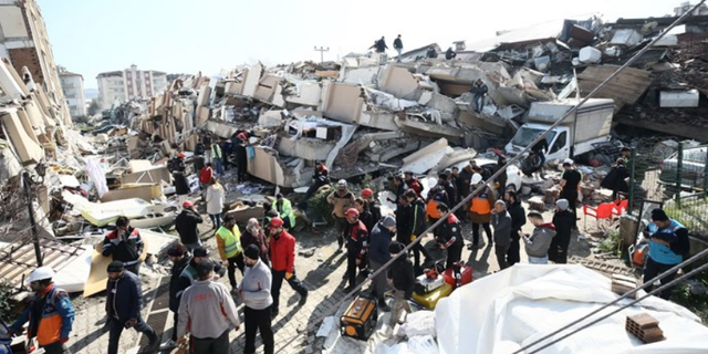 Bakan Özer'den deprem bölgesinde eğitime yönelik açıklama