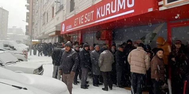 Bunu da gördük: Erzurum'da -5 derecede ucuz et kuyruğu