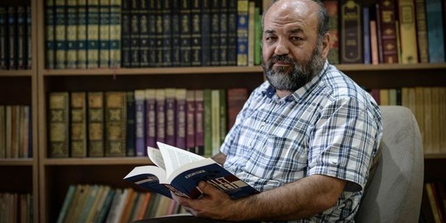 İhsan Eliaçık'ın Kuran meali yasaklandı