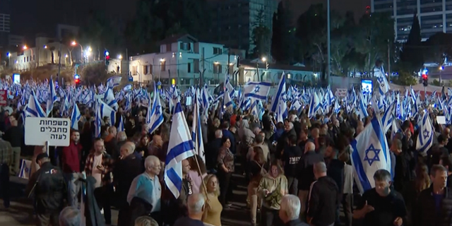 Netanyahu'dan protestoculara sert tepki: Demokrasiyi ayaklar altına alıyorlar!