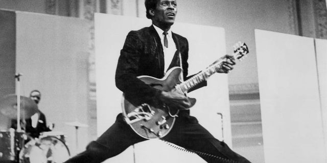 Chuck Berry'nin gitarı açık artırmada satıldı! 