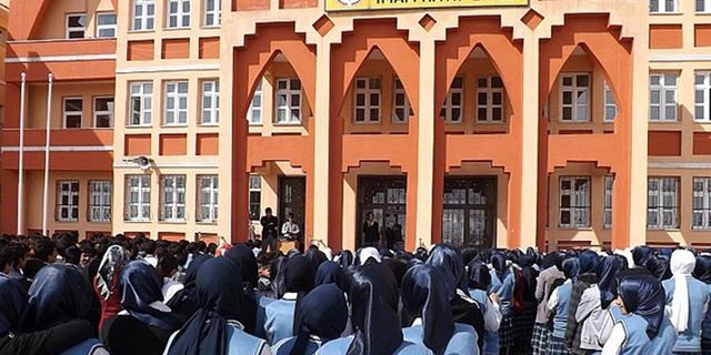 Deprem sonrası nakil edilmişlerdi... Öğrenciler 'imam hatiplere yerleştirildi' iddiası