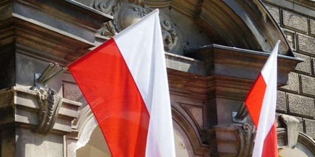 Polonya mahkemesinden bir kadının kürtaj hapı almasına yardım eden aktiviste ceza