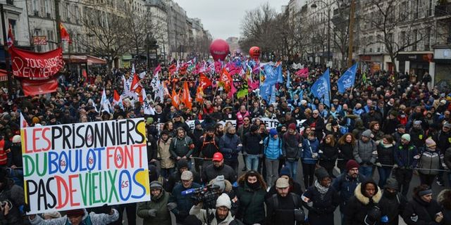 Emeklilik reformunda ısrar eden Fransız hükümetine karşı gensoru