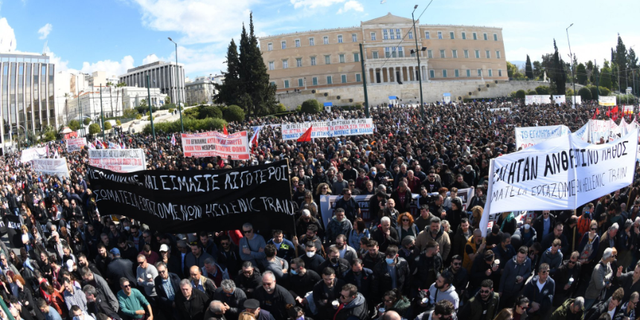 Yunanistan’da tren kazası sonrası genel grev!