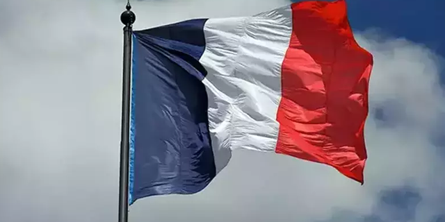 Fransa'da 'abaya' yasağı uygulanmaya başladı! Öğrenciler okullara alınmıyor