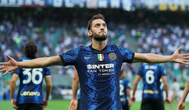 İnter kazandı, Hakan Çalhanoğlu Serie A tarihine geçti!