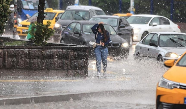 Meteoroloji öğleden sonrası için uyardı! Yurdun büyük bölümünde şidetli yağış...