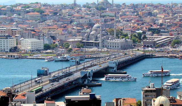 Galata Köprüsü çevresindeki toplu ulaşım hatları için geçici düzenleme duyurusu