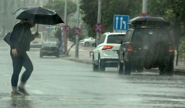 Meteoroloji'den flaş uyarı! Kuvvetli sağanak yağış geliyor