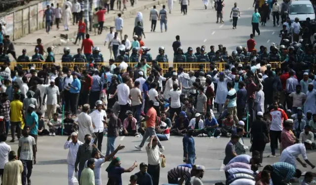Bangladeşli öğrencilerin kamuda "liyakat' protestosu: 115 kişi hayatını kaybetti