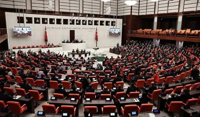 Yurt dışı çıkış harcının 500 liraya yükseltilmesini öngören madde Meclis'te kabul edildi