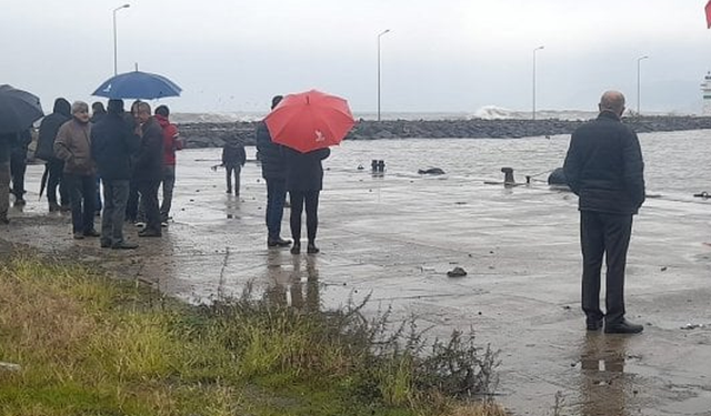 Fotoğraf çekmek isterken dalgalara kapılıp denizde kayboldular