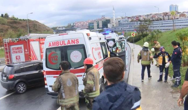 Bağcılar'da zincirleme kaza: Çok sayıda yaralı var