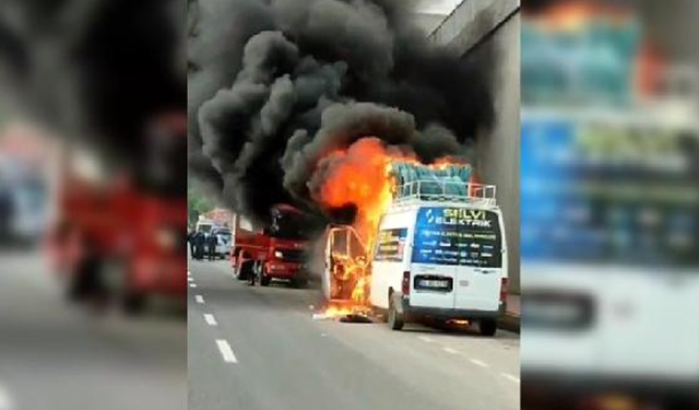 Elektrik malzemesi taşıyan minibüs bir anda alev topuna döndü