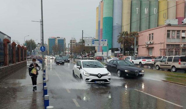 Meteoroloji'den İzmir'e sağanak yağış uyarısı