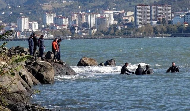 Kayıp öğrenciler dört gündür aranıyor: Cep telefonu, mont, kalem ve para bulundu