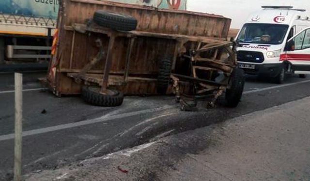 Konya'da yolcu otobüsü traktöre çarptı: 8 yaralı