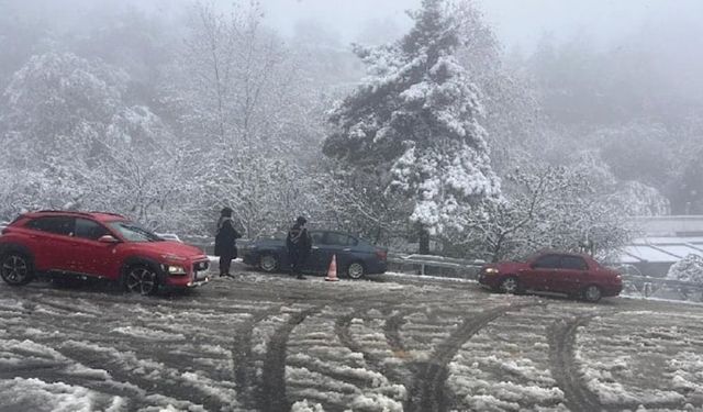 Uludağ’da kar kalındığı yarım metreyi aştı