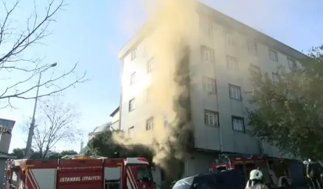 Bağcılar'da sünger deposunda korkutan yangın!