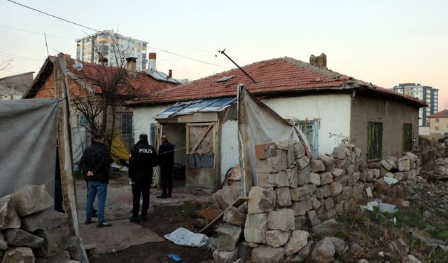 Mutfak tezgahındaki bıçağın üstüne düşen kadın yaralandı