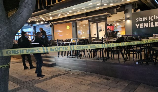 Adana'da Starbucks’a silahlı saldırı