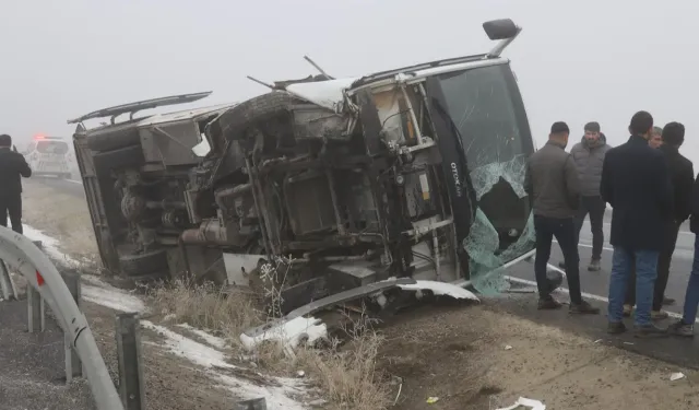 Ağrı'da zincirleme kaza: 19 yaralı