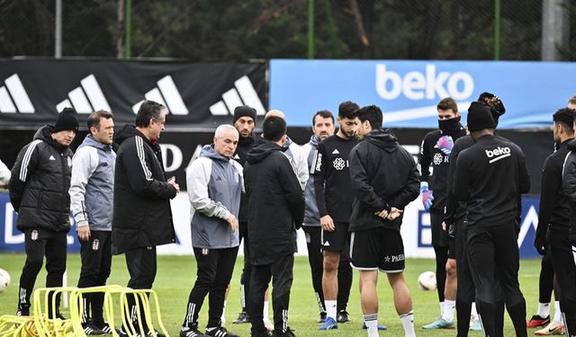 Beşiktaş'ta eksikler can sıkıyor: 4 futbolcu, Fenerbahçe derbisinde forma giyemeyecek