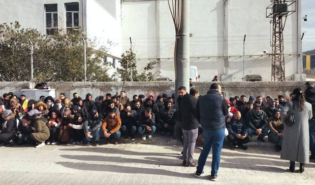 Diyarbakır’da TEKSİF Sendikası’na üye olan işçiler, işten çıkarıldı!