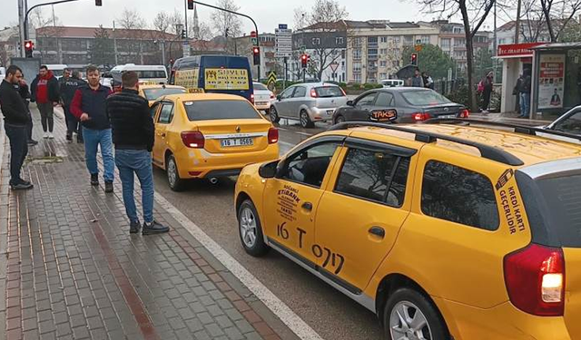 Taksiciyi boynundan bıçaklayan çocuk, serbest bırakıldı