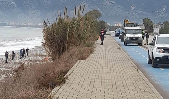 Antalya'da korkunç olay! Sahilde gömülü ceset bulundu