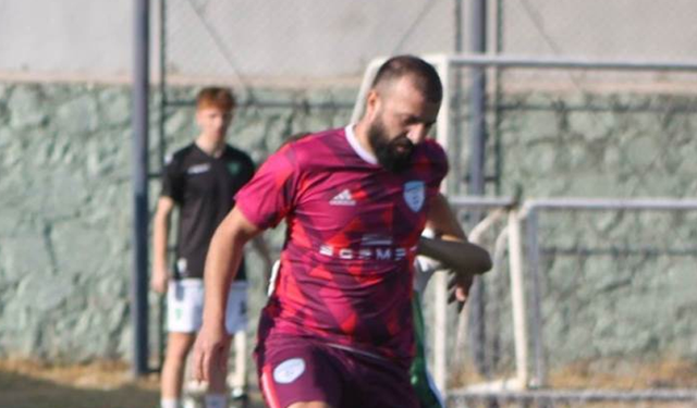 Sadece başkan değil, futbolcu da hakemleri darp etmiş