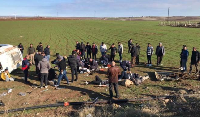 Diyarbakır'da yolcu minibüsü şarampole uçtu: Çok sayıda yaralı var