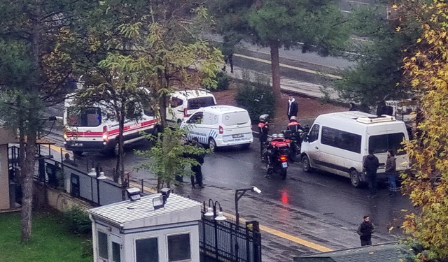 Adliyede büyük kavga! Damacanayla polisin burnunu kırdılar