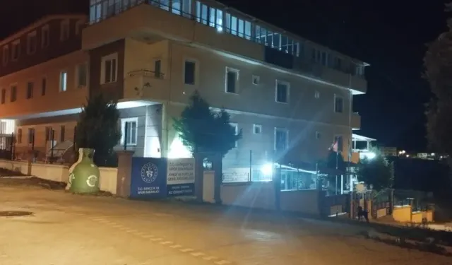 Yalova'da KYK yurdunda 15 öğrenci yemekten zehirlendi