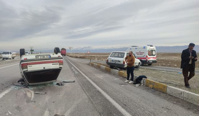 Konya'da iki otomobil çarpıştı: 8 yaralı