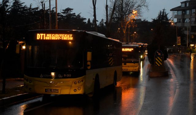 Beşiktaş'ta İETT otobüsü duvara çarptı