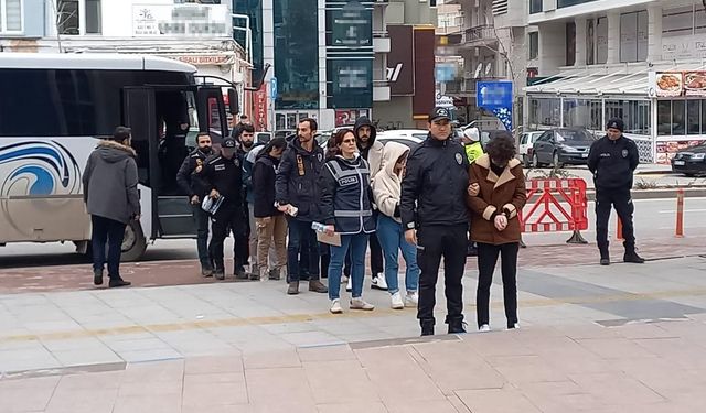 Kırşehir'de, 'Sibergöz-12' operasyonunda yakalanan 13 kişi adliyede