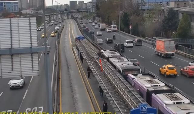 Video çekmek için metrobüsün üzerine çıkan fenomen güvenliklere yakalandı