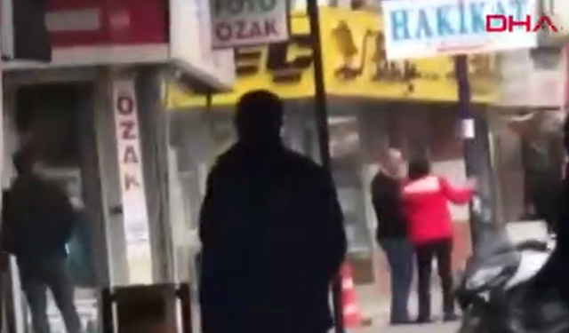 Yer: Adana! Kız kardeşini sokak ortasında dakikalarca dövdü