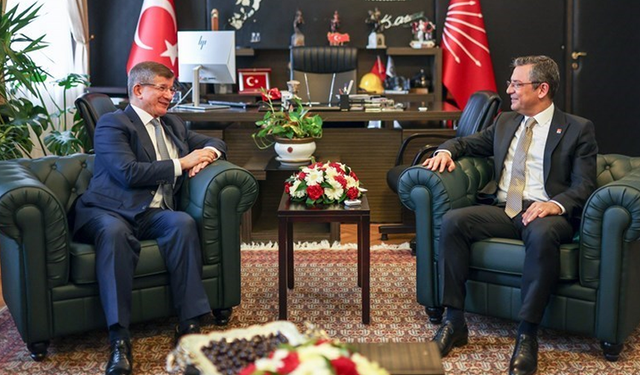 CHP Lideri Özgür Özel, Ahmet Davutoğlu ile görüştü