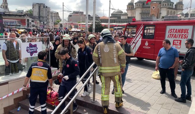Taksim metrosunda raylara atlayan vatandaş kurtarıldı