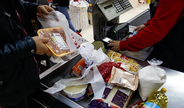 Ünlü zincir market nakit ödemeyi kaldırıyor! Vatandaşlar ikiye bölündü