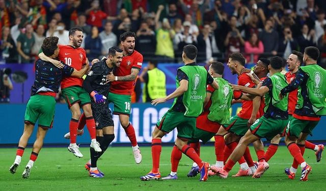 Avrupa Futbol Şampiyonası’nda çeyrek finalistler belli oluyor