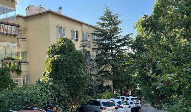 Çankaya’da apartmanda yangın çıktı: 1 kişi hayatını kaybetti