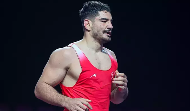 Milli güreşçimiz Taha Akgül, Paris 2024'te yarı finale çıktı