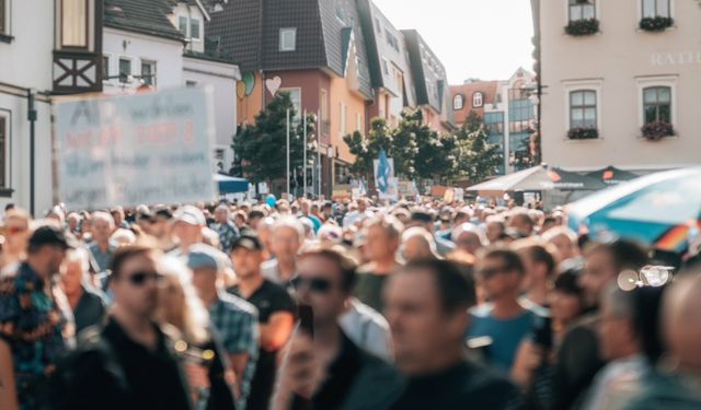 Nazi döneminden bu yana Almanya'da aşırı sağın ilk zaferi