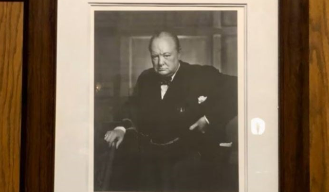 Winston Churchill'in Kanada'da çalınan fotoğrafı İtalya'da bulundu